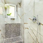 Aparts - 3 Bedrooms Luxury At St Peter