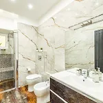 Aparts - 3 Bedrooms Luxury At St Peter Apartment